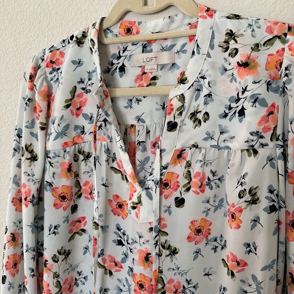 LOFT Blouse with Tie Detail and Cuffs 🌸 - Picture 2 of 5